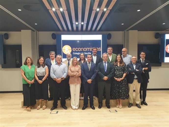 Nueva junta decanal del Colegio Profesional de Economistas de Sevilla