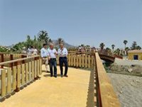 La Senda Litoral alcanza el 90% de ejecución en Estepona con la pasarela sobre Arroyo Vaquero y nuevos caminos