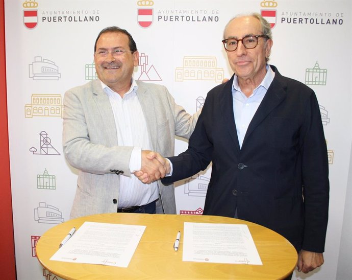 El alcalde de Puertollano, Adolfo Muñiz, y el presidente de la Cámara de Comercio, Mariano León.
