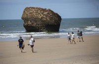 Fallece un bañista ahogado en la playa de Matalascañas de Almonte (Huelva)