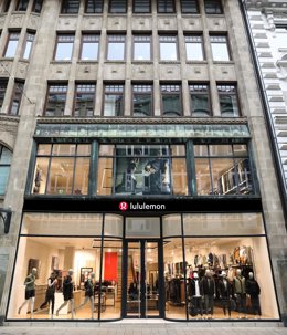 Tienda física de lululemon en Hamburgo, Alemania.