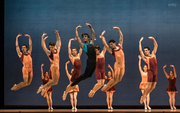 El director de la Compañía Nacional de Danza , Joaquin De Luz, bailará Concerto DSCH, de Alexei Ratmansky, los días 9, 15 y 16 de julio en el Teatro de la Zarzuela