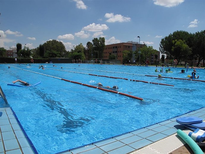 [Sevilla] Apertura De Las Piscinas Municipales De Verano De Dos Hermanas