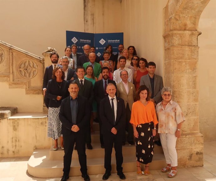 Presentación del equipo rectoral de la UIB al Cuerpo Consular de Baleares.