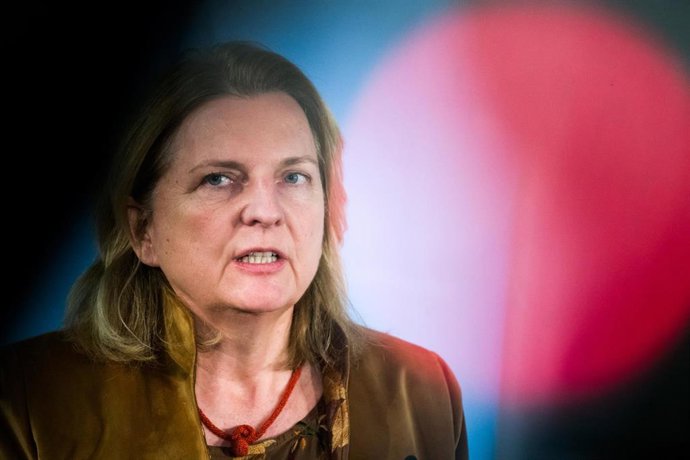 Archivo - La exministra de Exteriores de Austria Karin Kneissl.