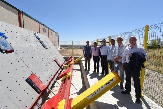 La infraestructura de la UCO para realizar ensayos de vuelco de vehículos de grandes dimensiones en condiciones estáticas en el Campus de Rabanales.