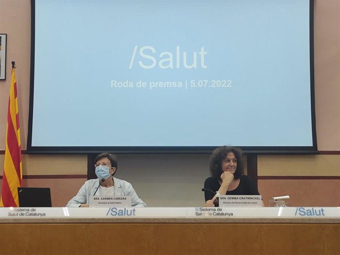 La secretria de Salut Pública, Carmen Cabezas, i la directora del CatSalut, Gemma Craywinckel