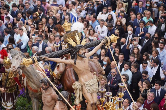 Archivo - Misterio de la               Hermandad de la Exaltación por la calle Gerona en el pasado Jueves Santo.