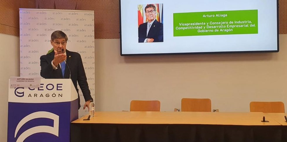 El vicepresidente y consejero de Industria, Competitividad y Desarrollo Empresarial, Arturo Aliaga,ha asistido al Encuentro sobre Empresa, Sostenibilidad e Inclusión organizado por CEOE Aragón y ATADES.
