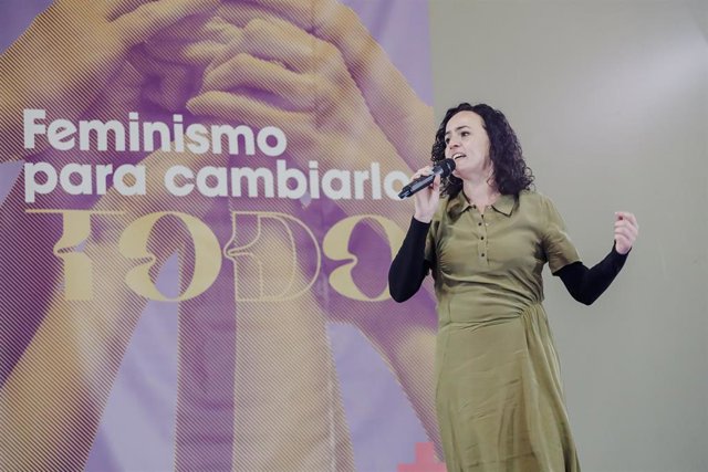 IU pone en marcha su plan de igualdad que llegará a todos los niveles de la organización Archivo - La responsable de Igualdad de IU, Clara Alonso, interviene en el acto 'Feminismo para cambiarlo todo', en el centro MEEU (Madrid Exposiciones y Eventos Urbanos), en la Estación de Chamartín, a 6 de marzo de 2022, en Madrid (España).