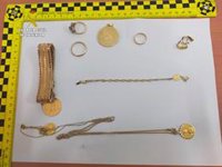 La Guardia Civil recupera joyas robadas por valor de 6.000 euros y detiene a dos personas