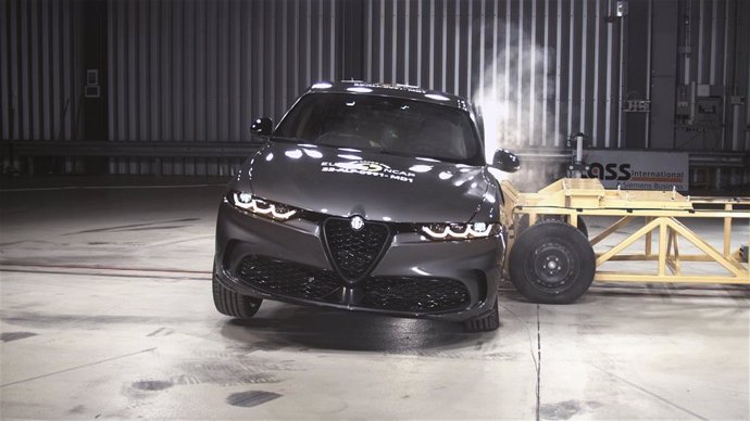 Archivo - Prueba de impacto del Alfa Romeo Tonale