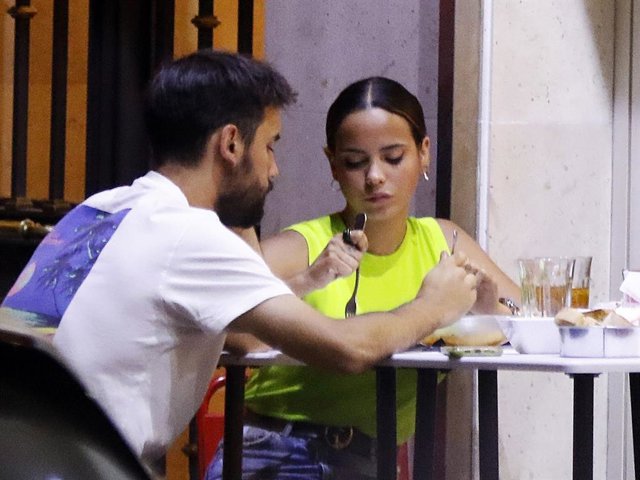 DAVID GARCÍA Y GLORIA CAMILA DISFRUTANDO DE UNA CENA EN MADRID