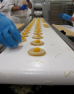 Archivo - Mazapán, dulces, IPC, trabajo, empleo, producción, industria.