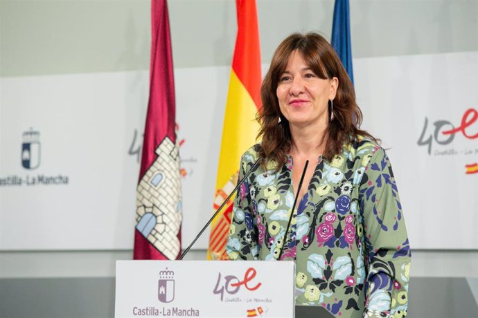 La consejera de Igualdad y portavoz del Gobierno regional, Blanca Fernández, ha comparecido en rueda de prensa, en el Palacio de Fuensalida, para informar sobre los acuerdos del Consejo de Gobierno