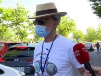 Ortega Cano, sobrepasado y enfadado, paga su malestar contra un taxi en plena calle