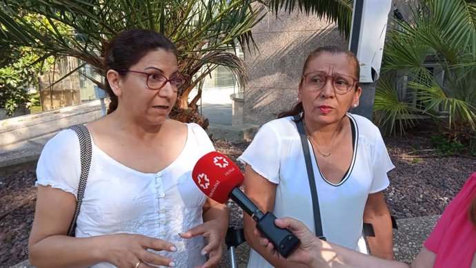 Las hermanas de Esther Escobar, asesinada el 26 de febrero de 2020