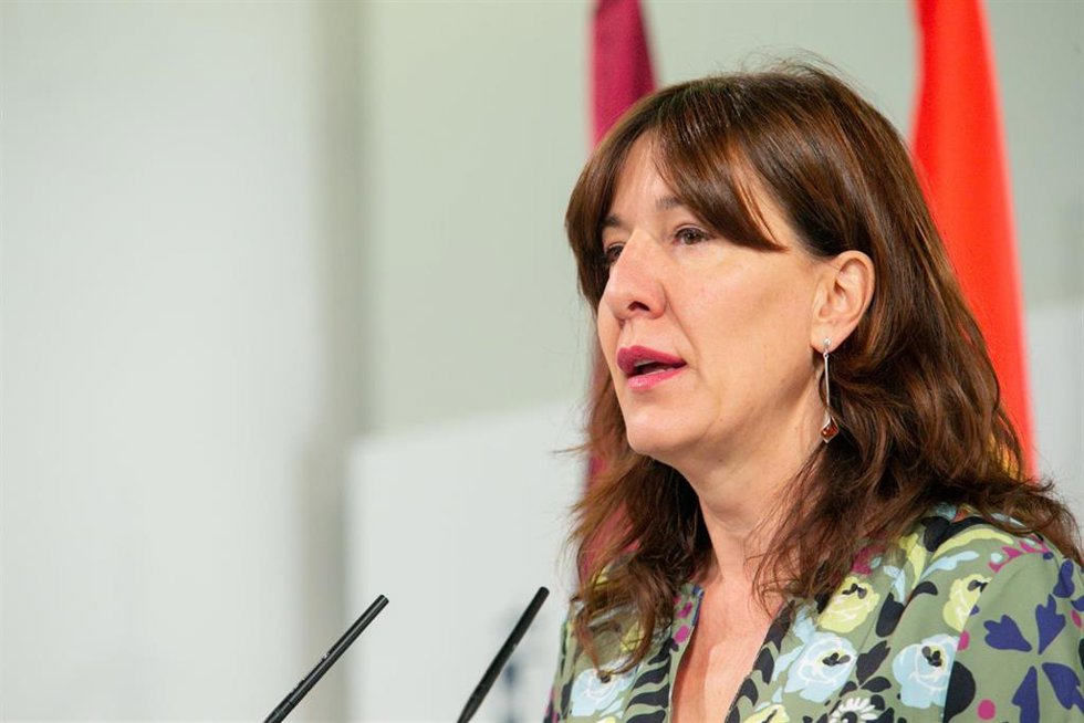 La consejera de Igualdad y portavoz del Gobierno regional, Blanca Fernández, ha comparecido en rueda de prensa, en el Palacio de Fuensalida, para informar sobre los acuerdos del Consejo de Gobierno