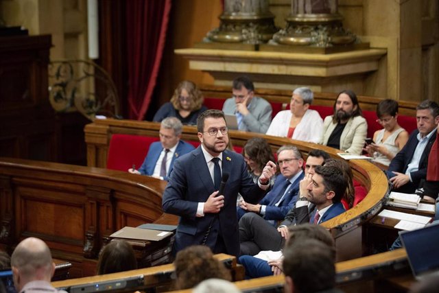 El presidente de la Generalitat, Pere Aragonès, en el pleno del Parlament de Catalunya, a 6 de julio de 2022, en Barcelona.