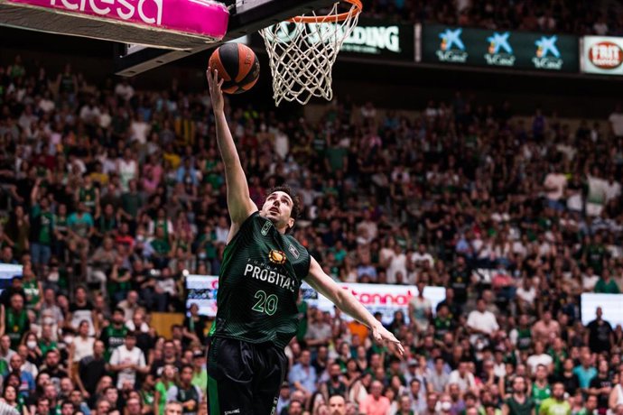 Ferran Bassas of Club Joventut Badalona in action during the ACB Liga Endesa Semi Finals Playoff Game 3 match between Club Joventut Badalona and FC Barcelona at Palau Olimpic de Badalona on June 08, 2022 in Badalona, Barcelona, Spain.