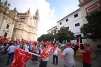 UGT y CCOO se movilizan en Andalucía para decir "basta" a la patronal: "O suben salarios o conflictividad en la calle"