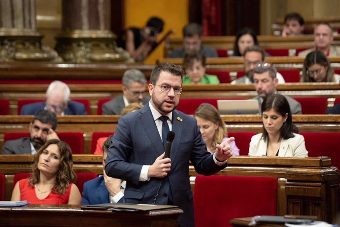 El presidente de la Generalitat, Pere Aragons, en el pleno del Parlament de Catalunya, a 6 de julio de 2022, en Barcelona.