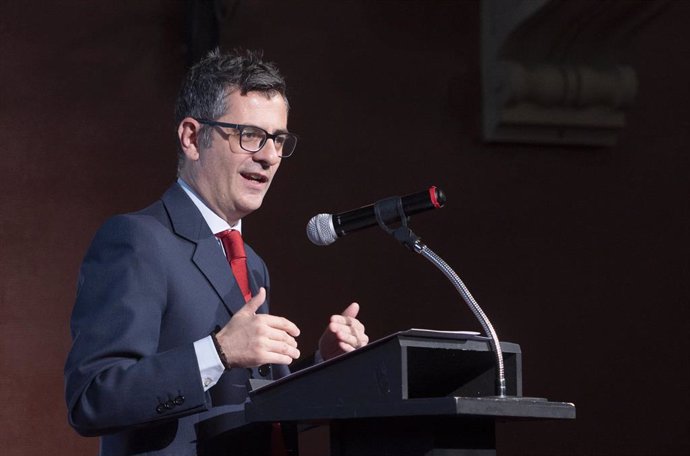 El ministro de la Presidencia, Relaciones con las Cortes y Memoria Democrática, Félix Bolaños, interviene en la presentación del proyecto Los Carteles de la Guerra, en el Ateneo de Madrid, a 1 de julio de 2022, en Madrid (España)