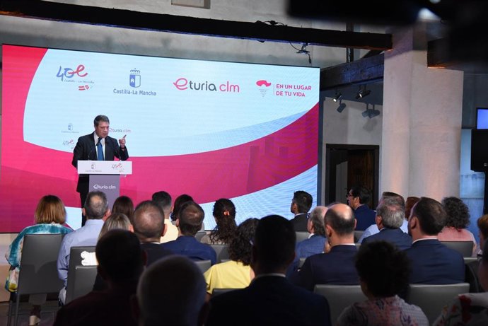 El presidente de C-LM, Emiliano García-Page, en la presentación de Eturia