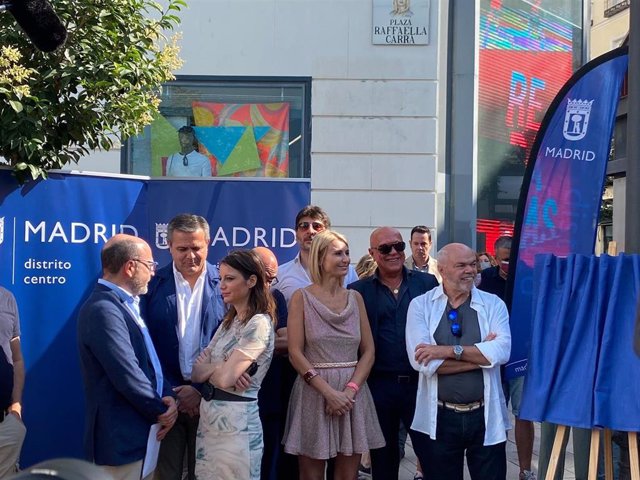 Inauguración de la nueva plaza dedicada a la polifacética artista italiana Rafaella Carrá en Madrid