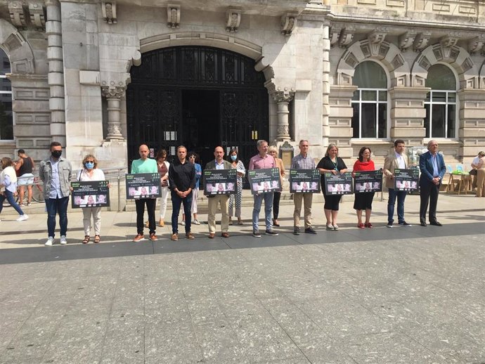 Nota De Prensa Y Foto Minuto De Silencio Asesinadas En Sevilla Y Madrid