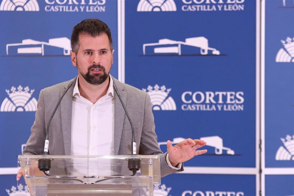 Tudanca comparece en rueda de prensa en las Cortes tras reunirse con los trabajadores del 112