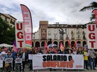 UGT y CCOO se concentran en Logroño para exigir subidas salariales