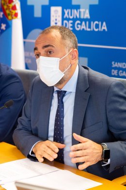 El conselleiro de Sanidade, Julio García Comesaña.