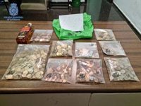 Detenidos tres menores en Palma por robar dinero y una botella de whisky en una tienda