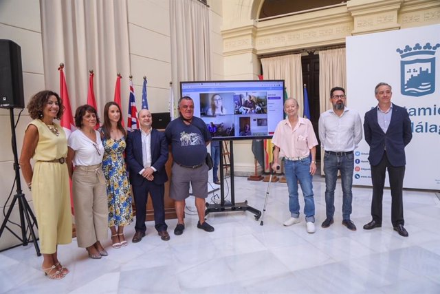 Presentación del proyecto piloto que permitirá poner en marcha en Málaga un centro social virtual para personas mayores o dependientes