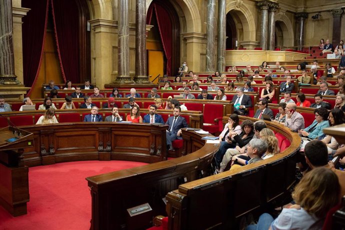Vista general de un pleno del Parlament, a 6 de julio de 2022, en Barcelona (España).