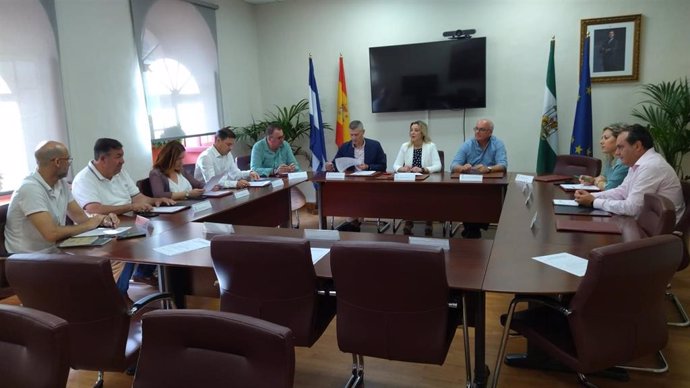 La Junta de Gobierno de Alcalá de Guadaíra ha aprobado una serie de actuaciones en materia de Servicios Urbanos para "mejorar la seguridad y calidad de vida de los barrios".