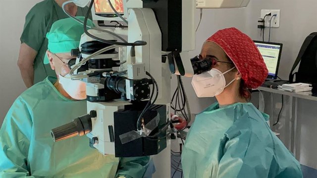 Transplante de córnea.