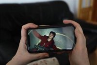 El streaming se percibe en España como un espacio en el que la comunidad LGBTQ+ está representada, según un estudio