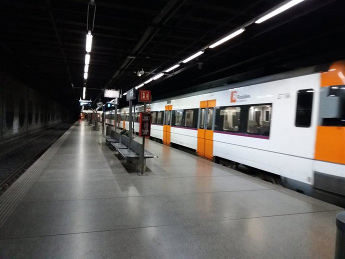 Archivo - Estació El Clot de Rodalies de Catalunya