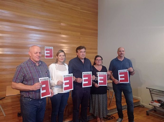 Diputados y senadores nacional de Teruel Existe y el coordinador de la España Vaciada, tras la reunión mantenida con la alcaldesa de Nieva y coordinadora de la Plataforma SOS CAMEROS