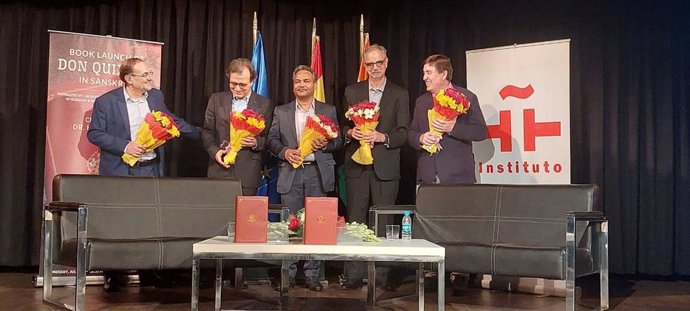 El director del Cervantes, García Montero, y el director del Consejo Indio de Relaciones Culturales proyectan ampliar la cooperación entre ambas instituciones.