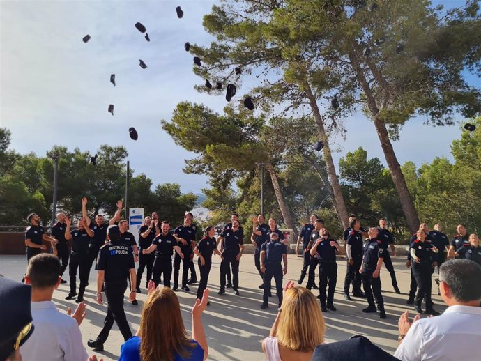 Graduación de policías locales en Ibiza.
