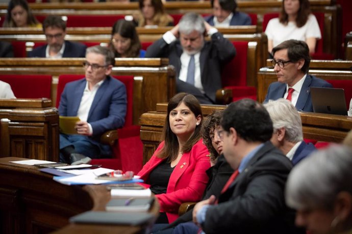 La consellera de Investigación y Universidades, Gemma Geis, en una sesión de control, en el Parlament de Cataluña, a 8 de junio de 2022, en Barcelona, Catalunya (España). El pleno del Parlament debate y vota la proposición de ley sobre el uso y aprendiz