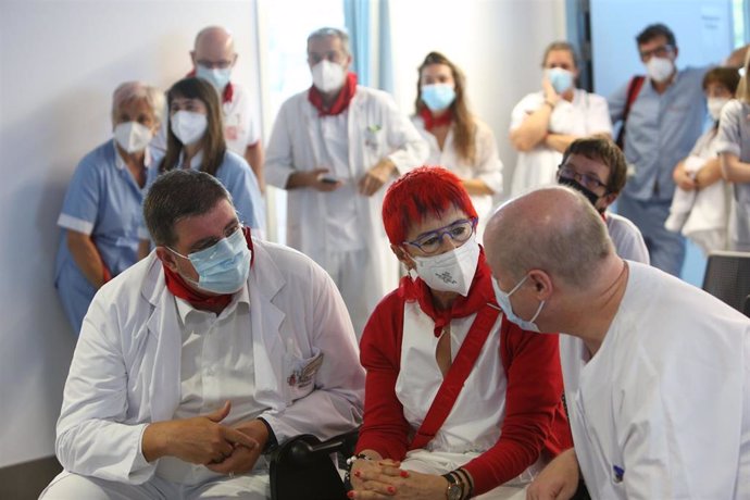 La consejera de Salud del Gobierno de Navarra, Santos Induráin, sigue desde Urgencias el dispositivo de atención a los heridos del primer encierro de Sanfermines.