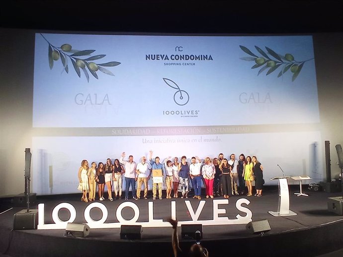 El Centro Comercial Nueva Condomina celebra una  gala para presentar  el documental '1OOOLIVES, Un proyecto solidario'.