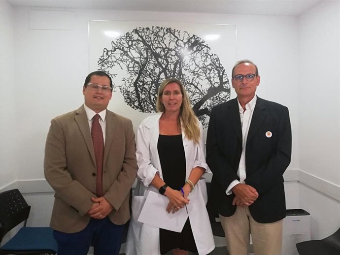 Javier Abril, neurólogo del CNA, Rocío Vallejo, CEO del CNA, Antonio López, Presidente Enach Asociación.
