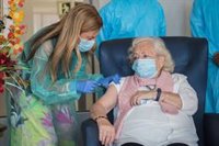 Andalucía teme "un repunte" de positivos Covid en residencias de mayores por el aumento de salidas familiares en verano