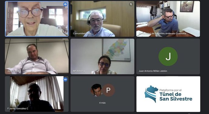 La Plataforma por el Túnel de San Silvestre ha reunido a todas las comunidades de regantes de Huelva que están integradas en su núcleo para valorar los últimos avances del proyecto del desdoble del túnel.