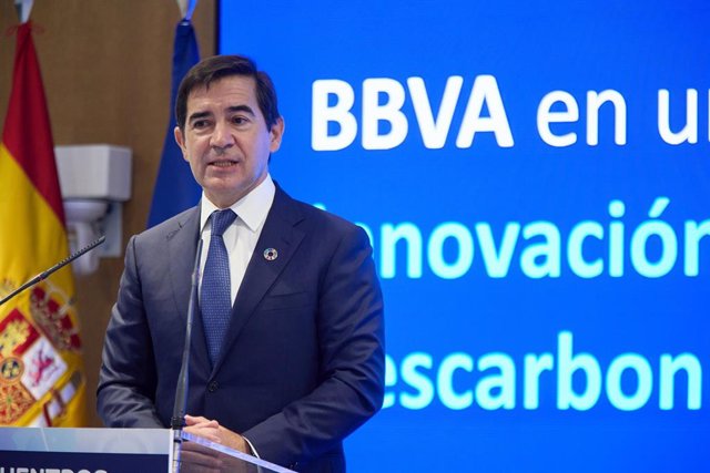 El presidente de BBVA, Carlos Torres Vila, interviene en un encuentro empresarial de CEOE y CEPYME titulado, 'BBVA en un entorno de innovación y descarbonización', en la sede de CEOE, a 7 de julio de 2022, en Madrid.